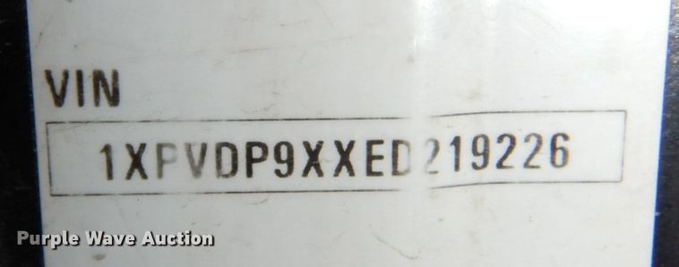 image for item DN7288 2014 Peterbilt 384  semi truck