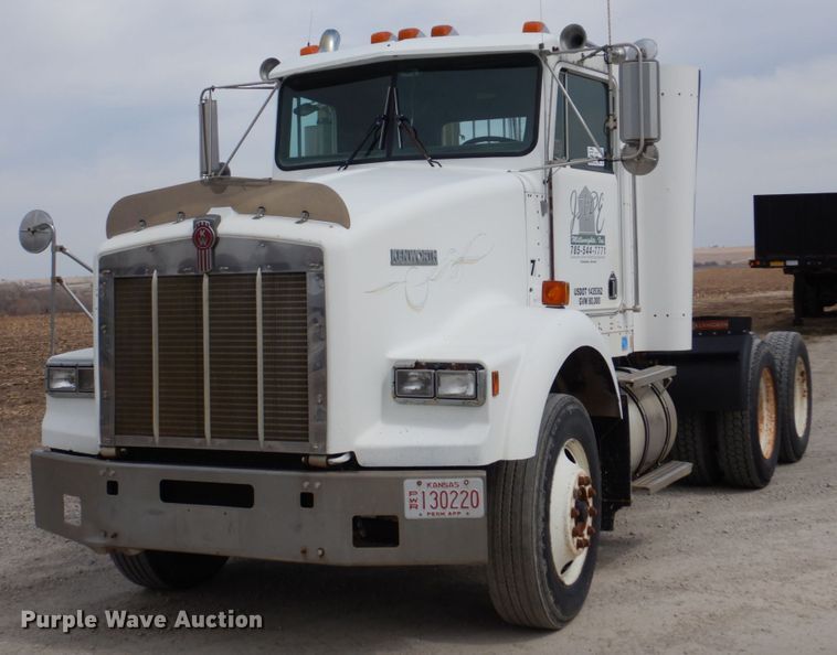 image for item DN7292 1992 Kenworth T800  semi truck