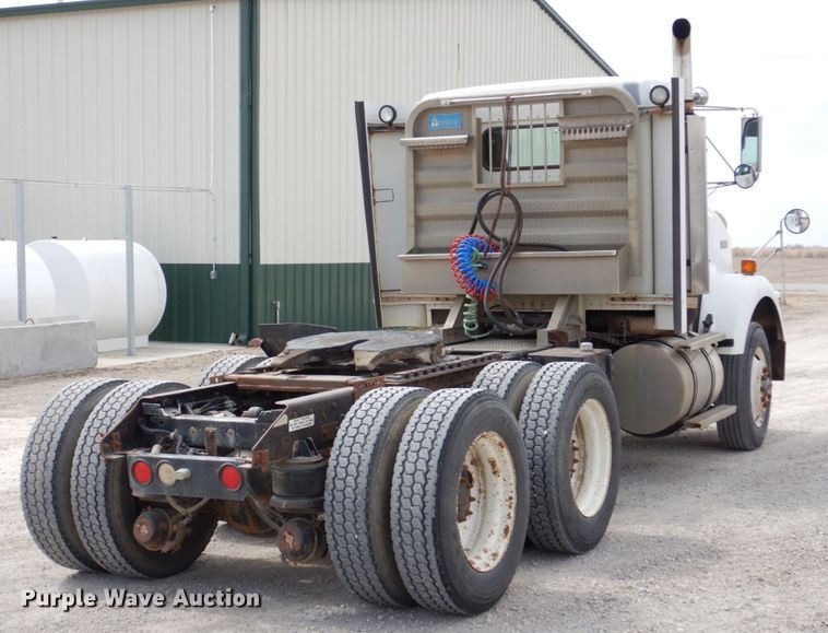 image for item DN7292 1992 Kenworth T800  semi truck