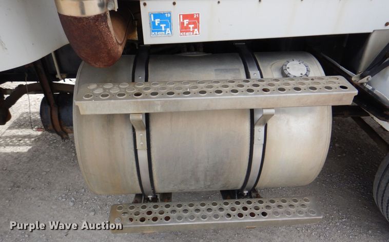 image for item DN7292 1992 Kenworth T800  semi truck