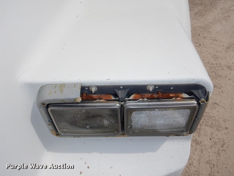 image for item DN7292 1992 Kenworth T800  semi truck