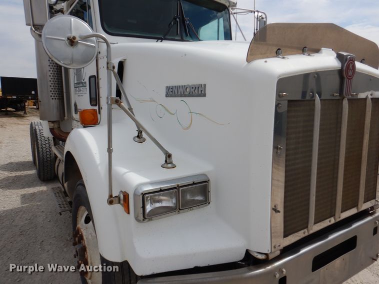 image for item DN7292 1992 Kenworth T800  semi truck