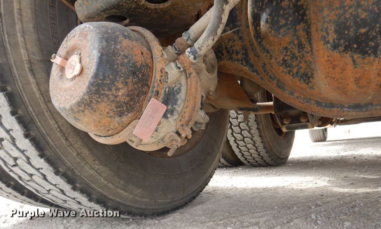 image for item DN7292 1992 Kenworth T800  semi truck