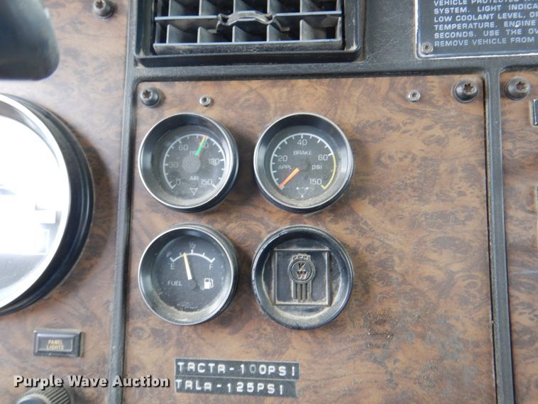 image for item DN7292 1992 Kenworth T800  semi truck