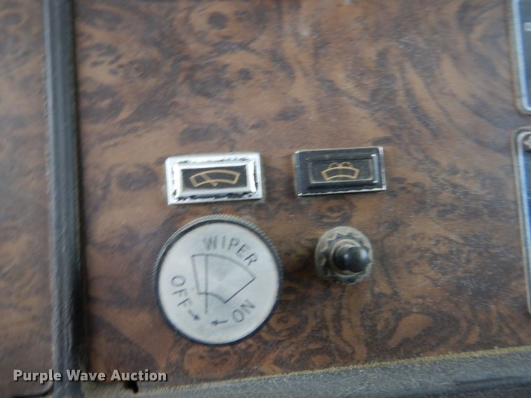 image for item DN7292 1992 Kenworth T800  semi truck