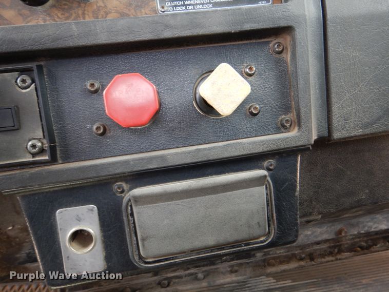 image for item DN7292 1992 Kenworth T800  semi truck