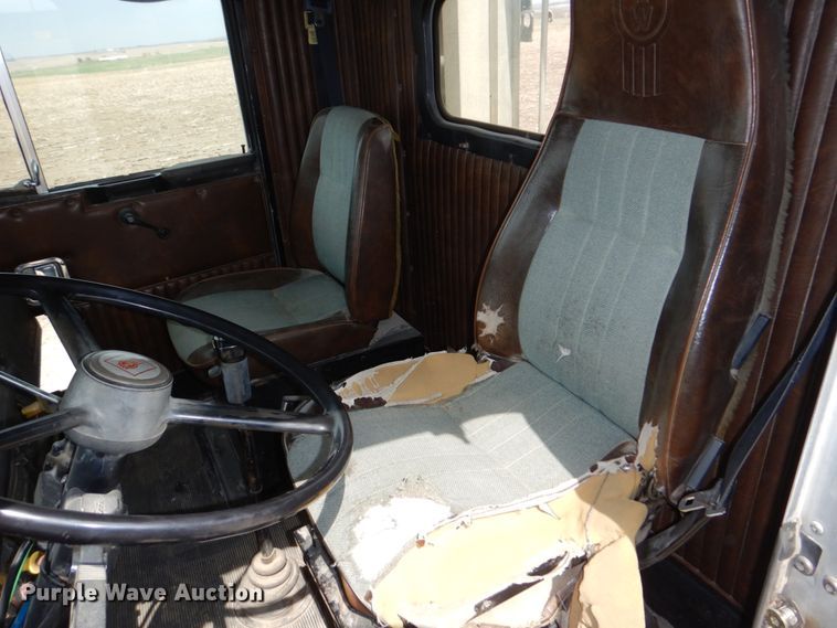 image for item DN7292 1992 Kenworth T800  semi truck