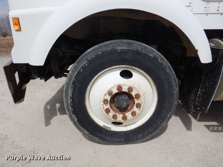 image for item DN7292 1992 Kenworth T800  semi truck