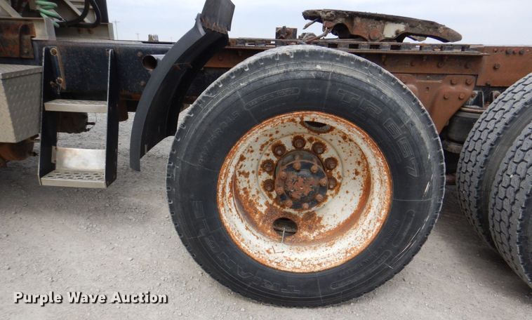 image for item DN7292 1992 Kenworth T800  semi truck