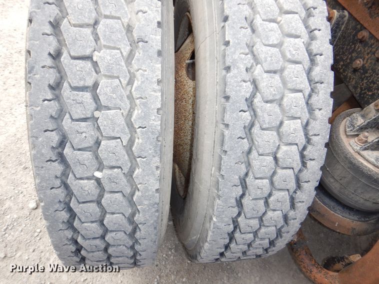 image for item DN7292 1992 Kenworth T800  semi truck