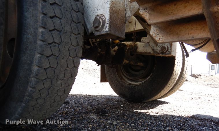 image for item DR1133 2001 Schaller  bottom dump trailer