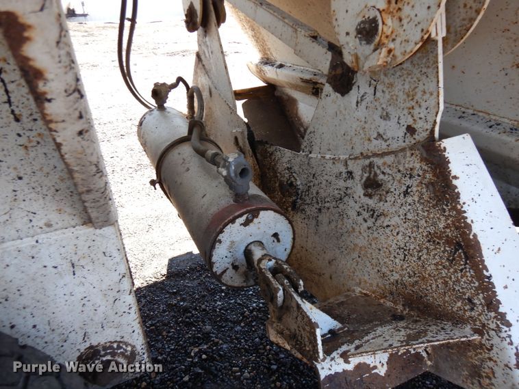 image for item DR1133 2001 Schaller  bottom dump trailer