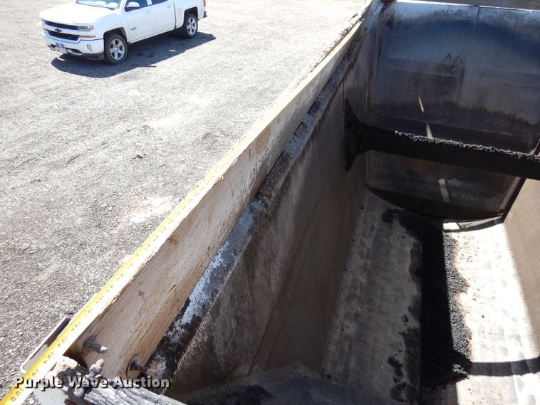 image for item DR1133 2001 Schaller  bottom dump trailer