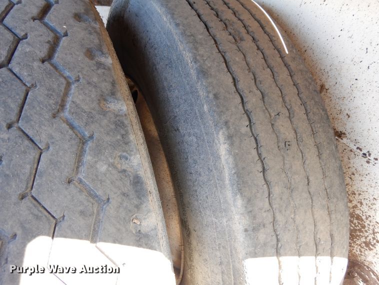 image for item DR1133 2001 Schaller  bottom dump trailer