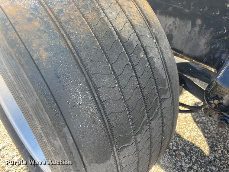 image for item FV9405 2015 Volvo VN Series  semi truck