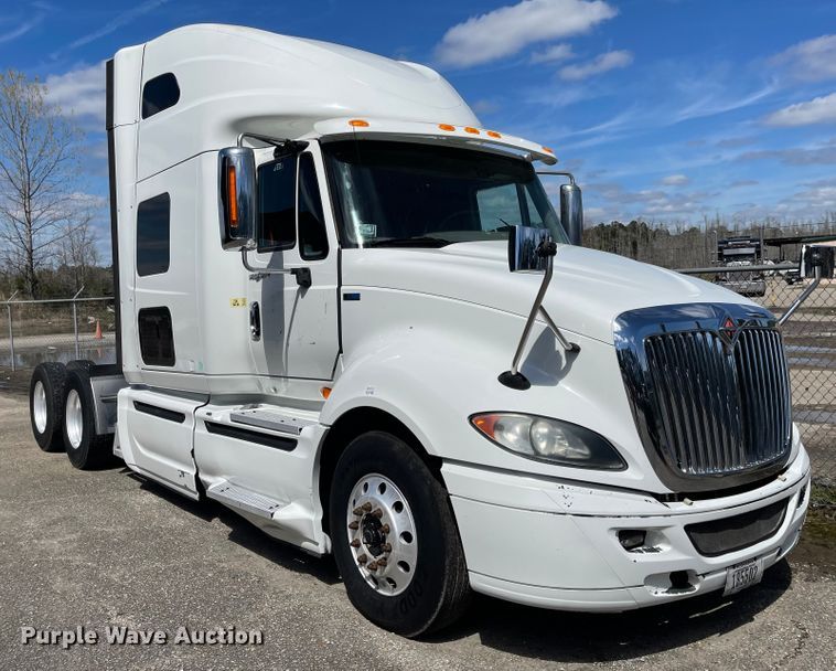 image for item FV9406 2013 International ProStar  semi truck