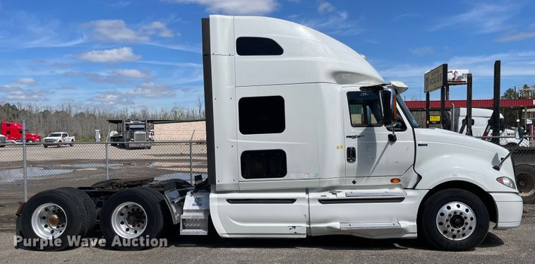 image for item FV9406 2013 International ProStar  semi truck