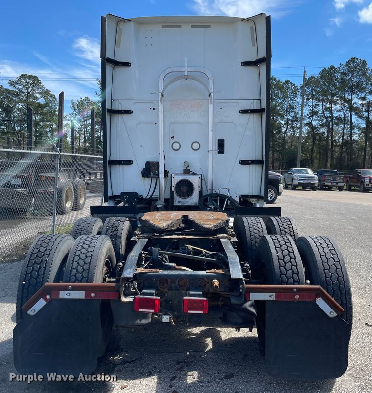 image for item FV9406 2013 International ProStar  semi truck