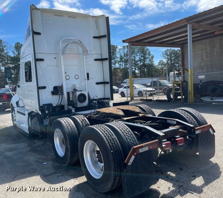 image for item FV9406 2013 International ProStar  semi truck