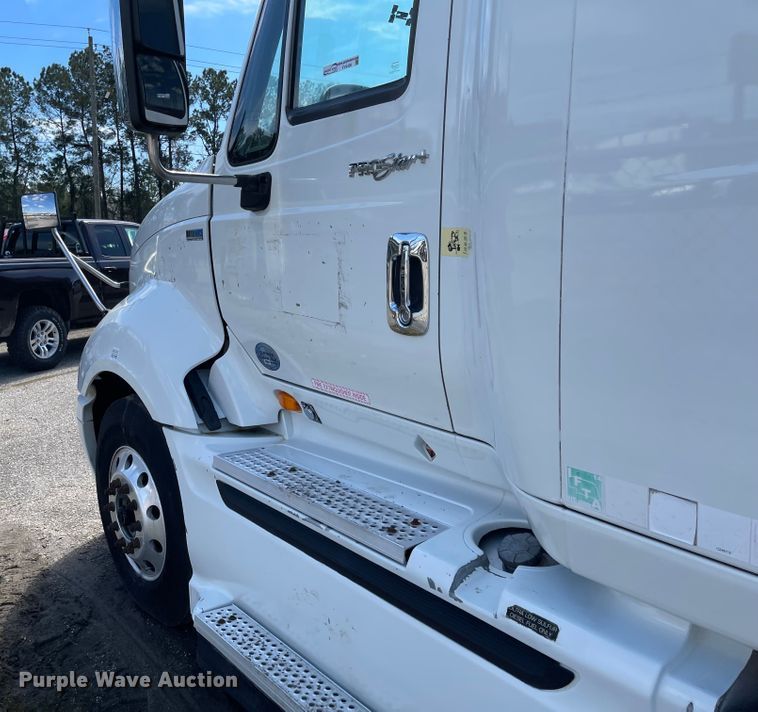 image for item FV9406 2013 International ProStar  semi truck