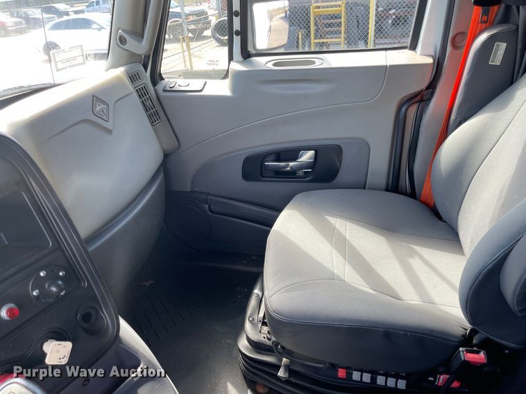 image for item FV9406 2013 International ProStar  semi truck