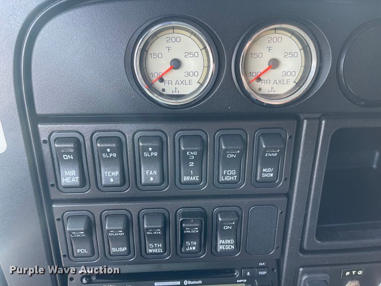 image for item FV9406 2013 International ProStar  semi truck