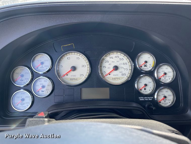 image for item FV9406 2013 International ProStar  semi truck