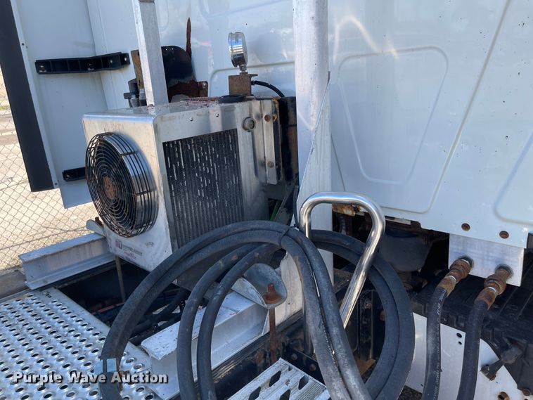 image for item FV9406 2013 International ProStar  semi truck