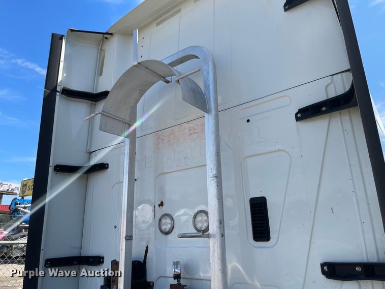 image for item FV9406 2013 International ProStar  semi truck