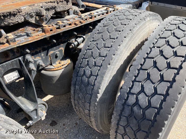 image for item FV9406 2013 International ProStar  semi truck