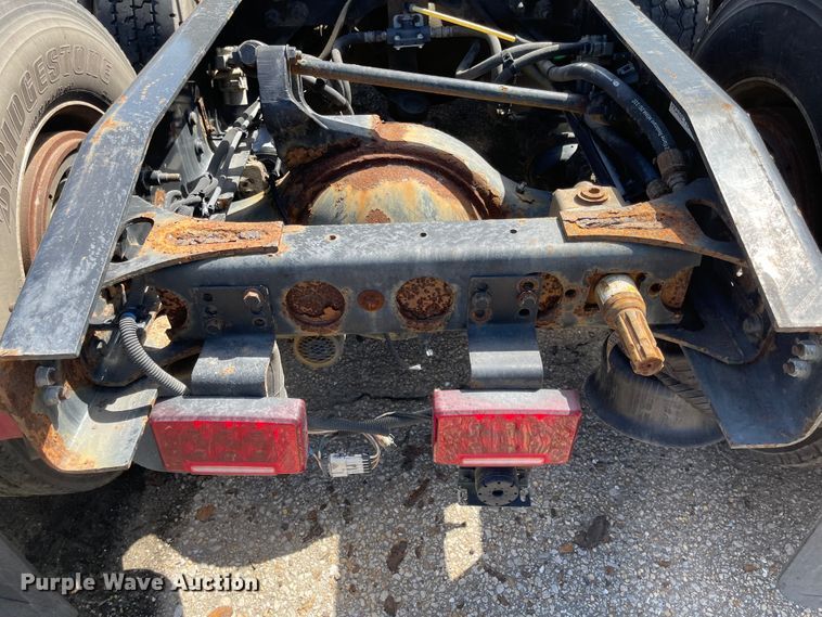 image for item FV9406 2013 International ProStar  semi truck