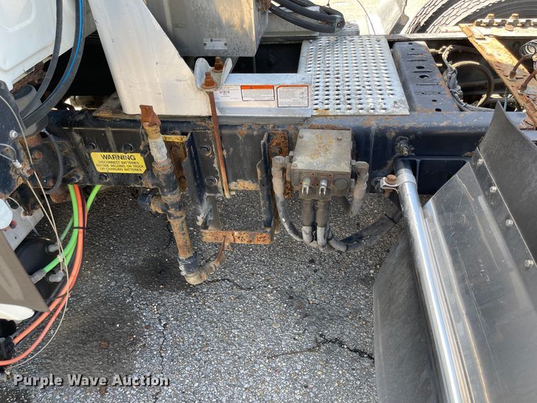 image for item FV9406 2013 International ProStar  semi truck