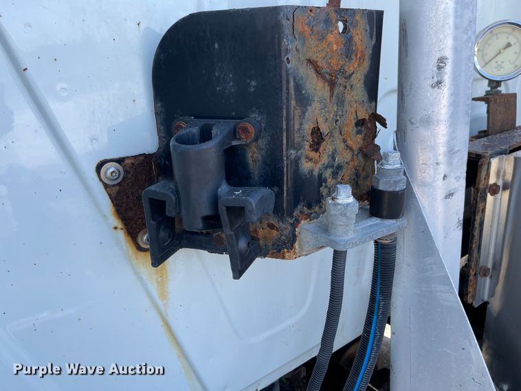 image for item FV9406 2013 International ProStar  semi truck