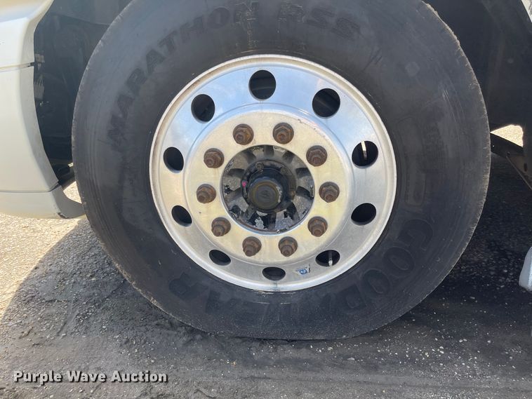 image for item FV9406 2013 International ProStar  semi truck