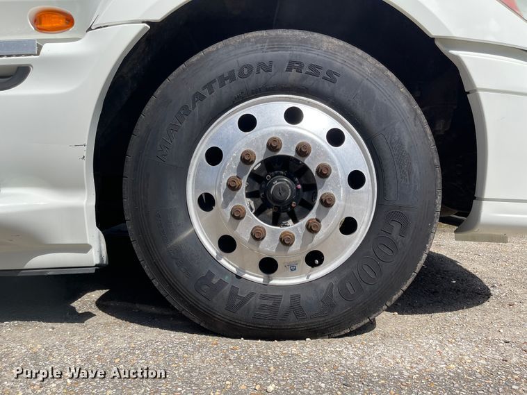 image for item FV9406 2013 International ProStar  semi truck