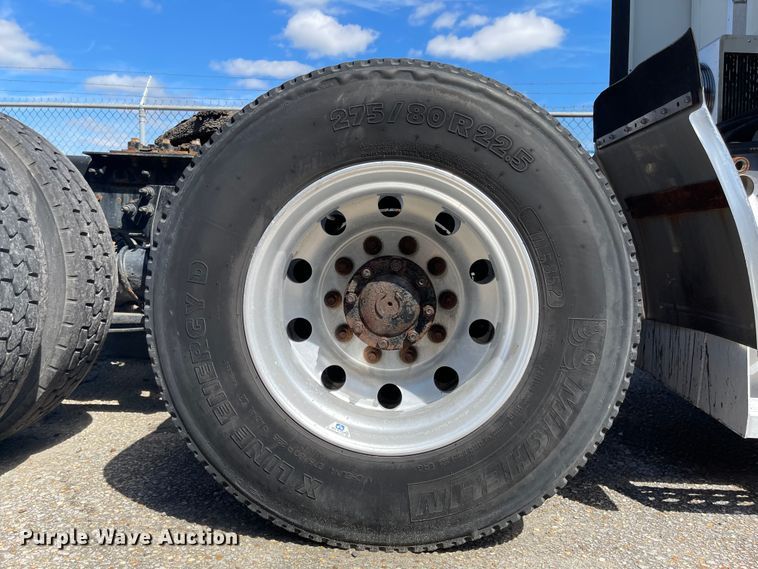 image for item FV9406 2013 International ProStar  semi truck