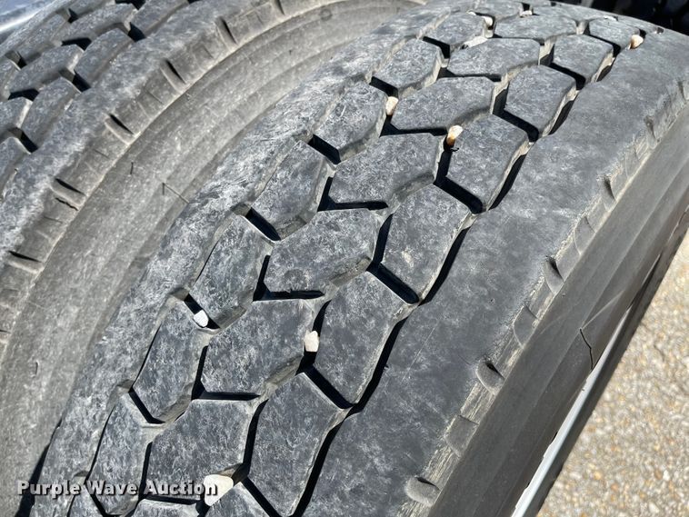 image for item FV9406 2013 International ProStar  semi truck