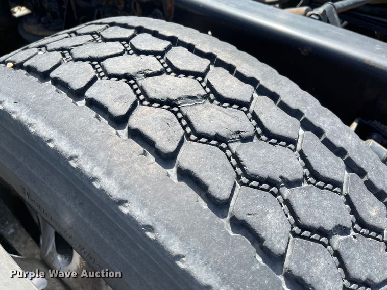 image for item FV9406 2013 International ProStar  semi truck