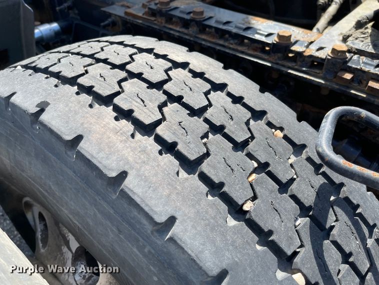 image for item FV9406 2013 International ProStar  semi truck