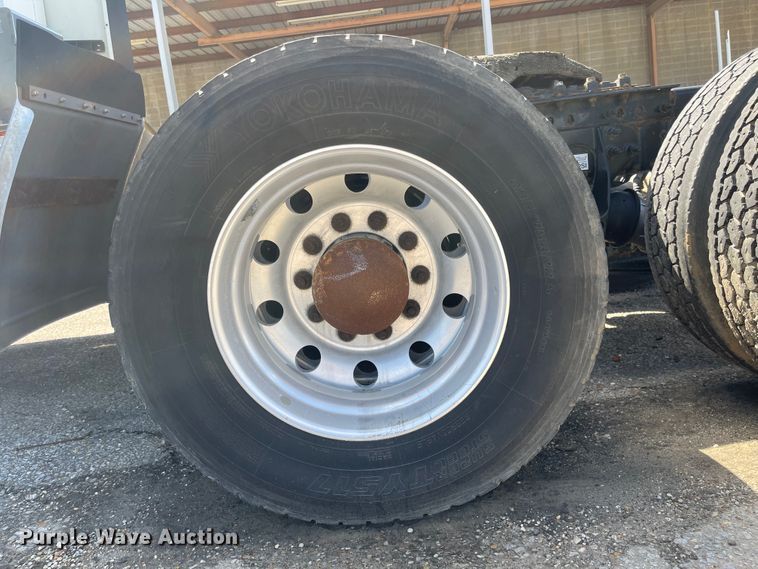 image for item FV9406 2013 International ProStar  semi truck