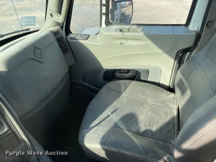 image for item FV9407 2012 International ProStar Plus 122  semi truck