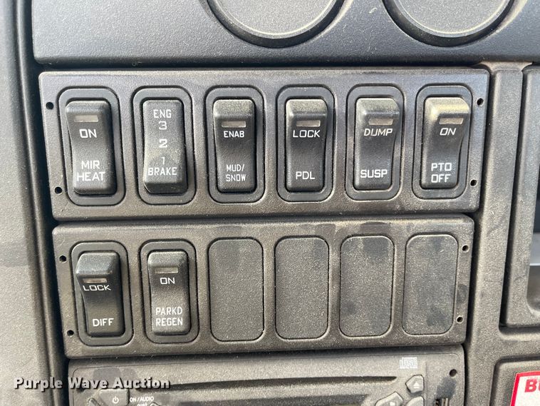 image for item FV9407 2012 International ProStar Plus 122  semi truck