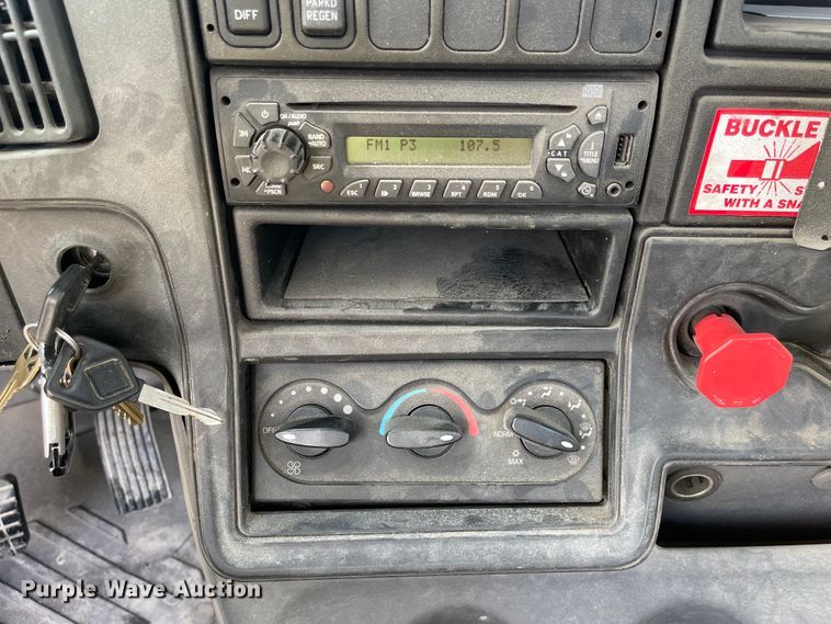 image for item FV9407 2012 International ProStar Plus 122  semi truck