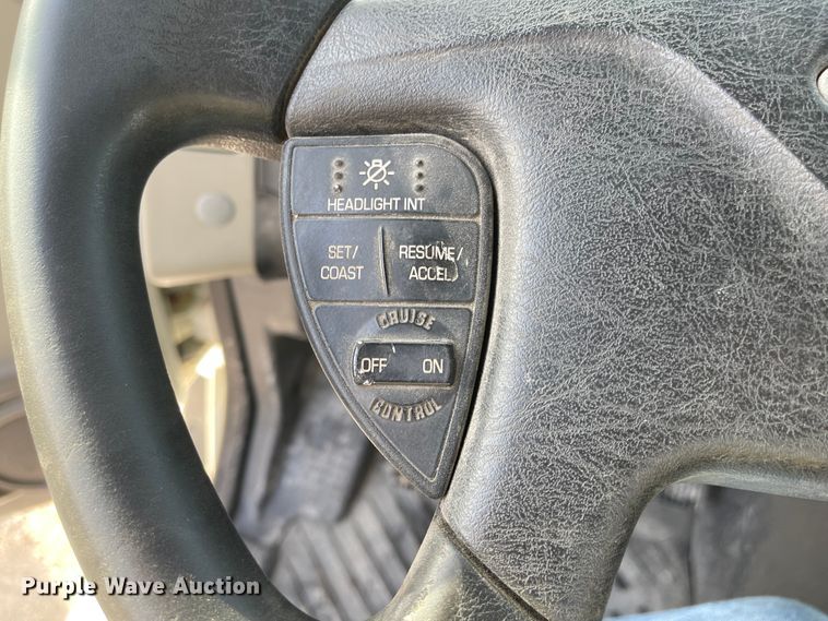 image for item FV9407 2012 International ProStar Plus 122  semi truck