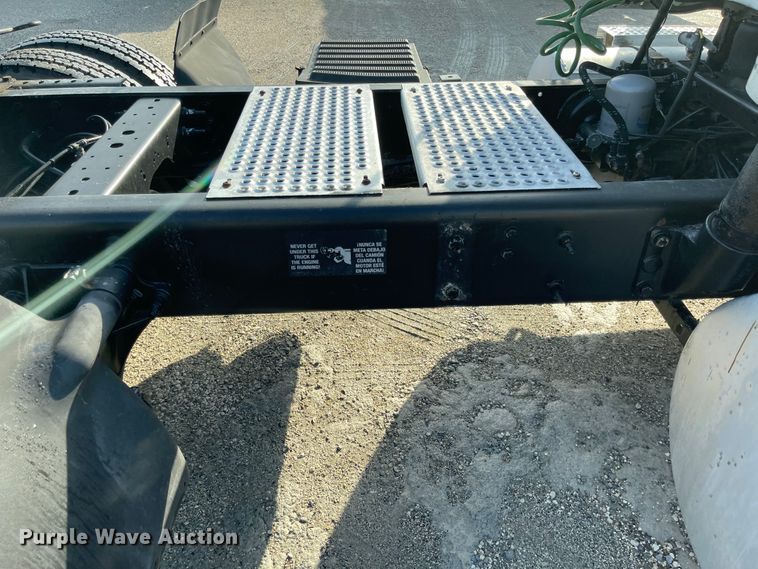 image for item FV9407 2012 International ProStar Plus 122  semi truck