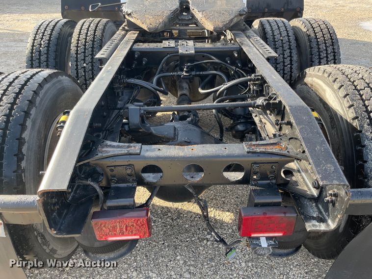 image for item FV9407 2012 International ProStar Plus 122  semi truck