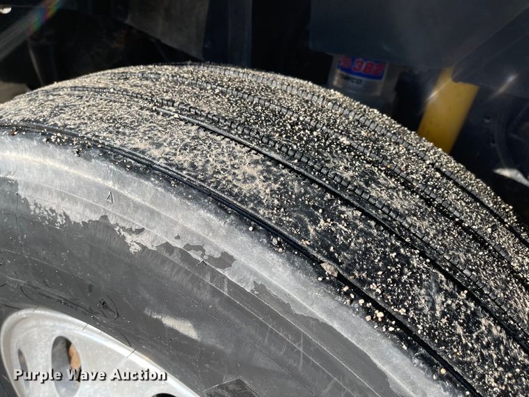 image for item FV9407 2012 International ProStar Plus 122  semi truck