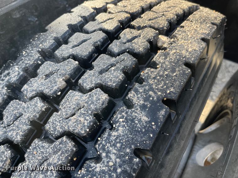 image for item FV9407 2012 International ProStar Plus 122  semi truck