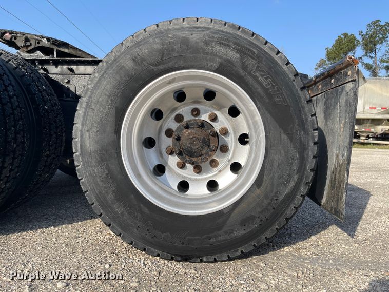 image for item FV9407 2012 International ProStar Plus 122  semi truck