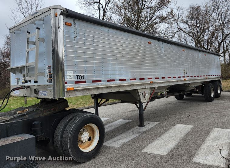 image for item HK9381 2002 Wilson DWH 400  grain trailer